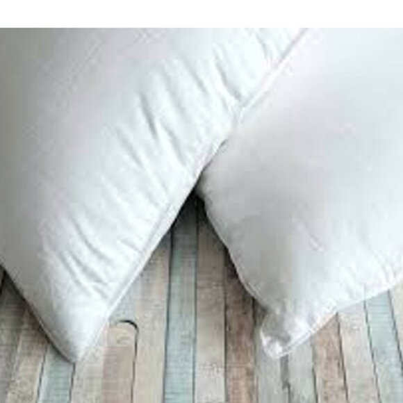 Fairfield JVP162 16 x 16 in. Poly-fil Pillow Insert, Pack of 2 - Picture 5 of 5